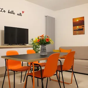  Apartment Casa Pina Italien